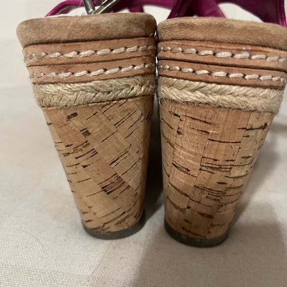 Worn once! White House Black Market pink  wedge sandals…Comfy! - Picture 4 of 9